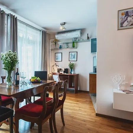 Dworzec Gdanski P&o * ワルシャワ